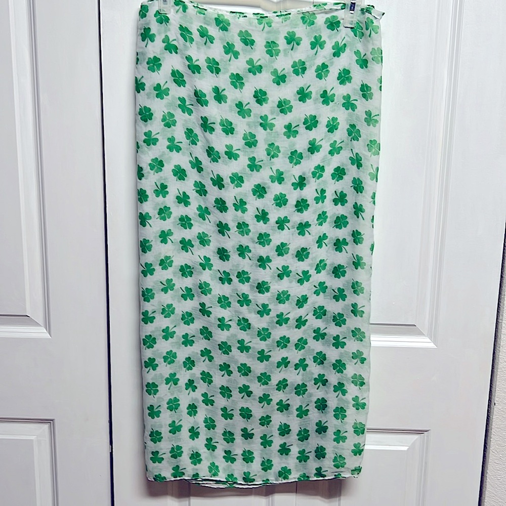 Clair’s 4 Leave Clover Tub Scarf 35 x 34